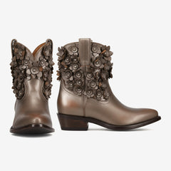 Tuhoomall Fashionable Ankle Boots for Women with Floral Stud Detail, Comfortable Chunky Heel, Perfect for Casual and Work Wear All Year Round Tuhoomall