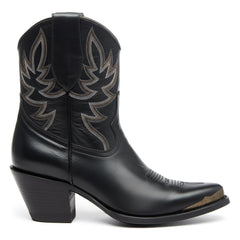 Tuhoomall Western Style Ankle Boots For Women, Vintage Plain Leather, Low Heel, Casual Chic, All-Season Fashion, Unique Embroidery Design