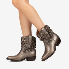 Tuhoomall Fashionable Ankle Boots for Women with Floral Stud Detail, Comfortable Chunky Heel, Perfect for Casual and Work Wear All Year Round