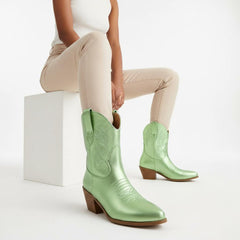 Tuhoomall Western Ankle Boots with Embroidered Pattern, 5cm Chunky Heel, Slip-On Design for Fashion and Travel, Durable Synthetic Fabric Lining