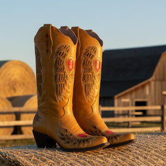 Tuhoomall Western Cowgirl Boots, Chunky Heel Slip-On, Embroidered Heart Details, Vintage Style for Year-Round Fashion