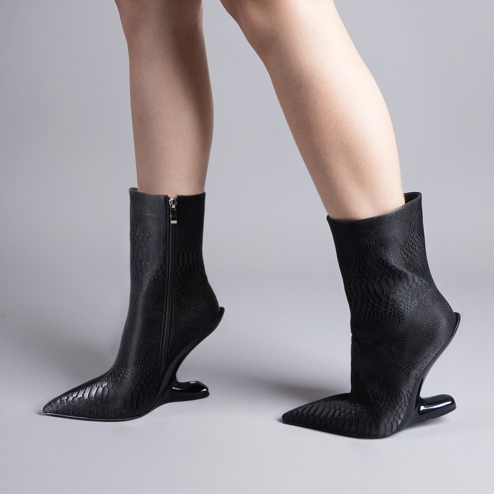 Tuhoomall Fashion Women’s Ankle Boots with Snakeskin PU, Stylish Pointed Toe, Perfect for Parties and Performances, Comfortable Wedge Heel Design