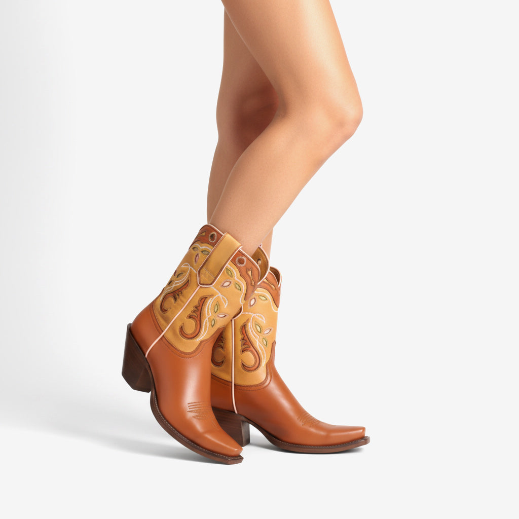 Tuhoomall Crocodile Pattern Chunky Heel Ankle Boots for Stylish Casual Wear