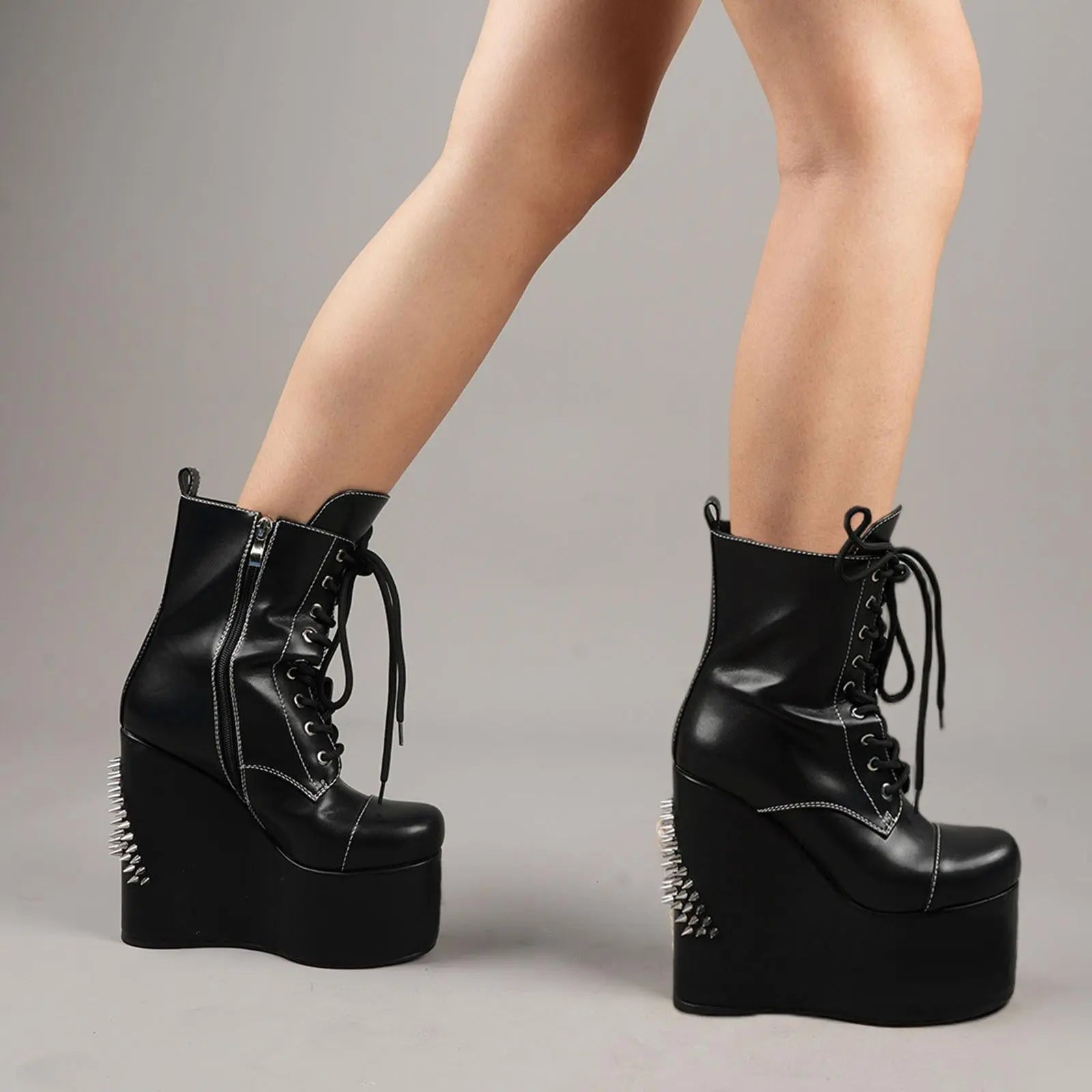 Tuhoomall Platform Boots for Women with Chunky Heel, Geometric Patterns, Perfect for Parties and Performances, Comfortable and Fashionable Tuhoomall