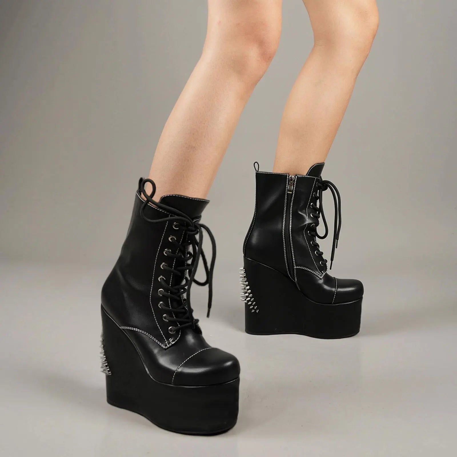 Tuhoomall Platform Boots for Women with Chunky Heel, Geometric Patterns, Perfect for Parties and Performances, Comfortable and Fashionable Tuhoomall