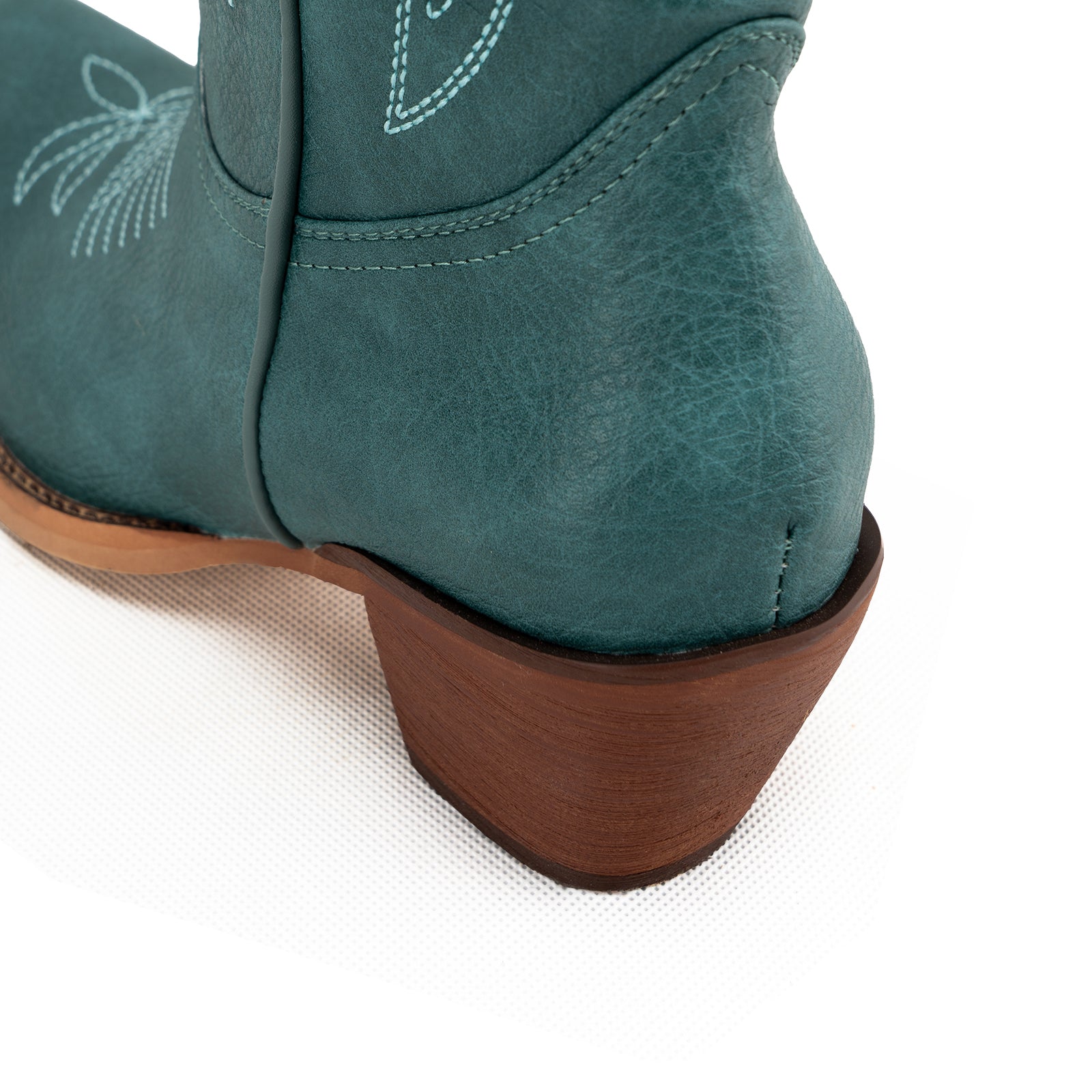 Womens Cowgirl Boots Fashion Over the Knee Boots With Classic Embroidery