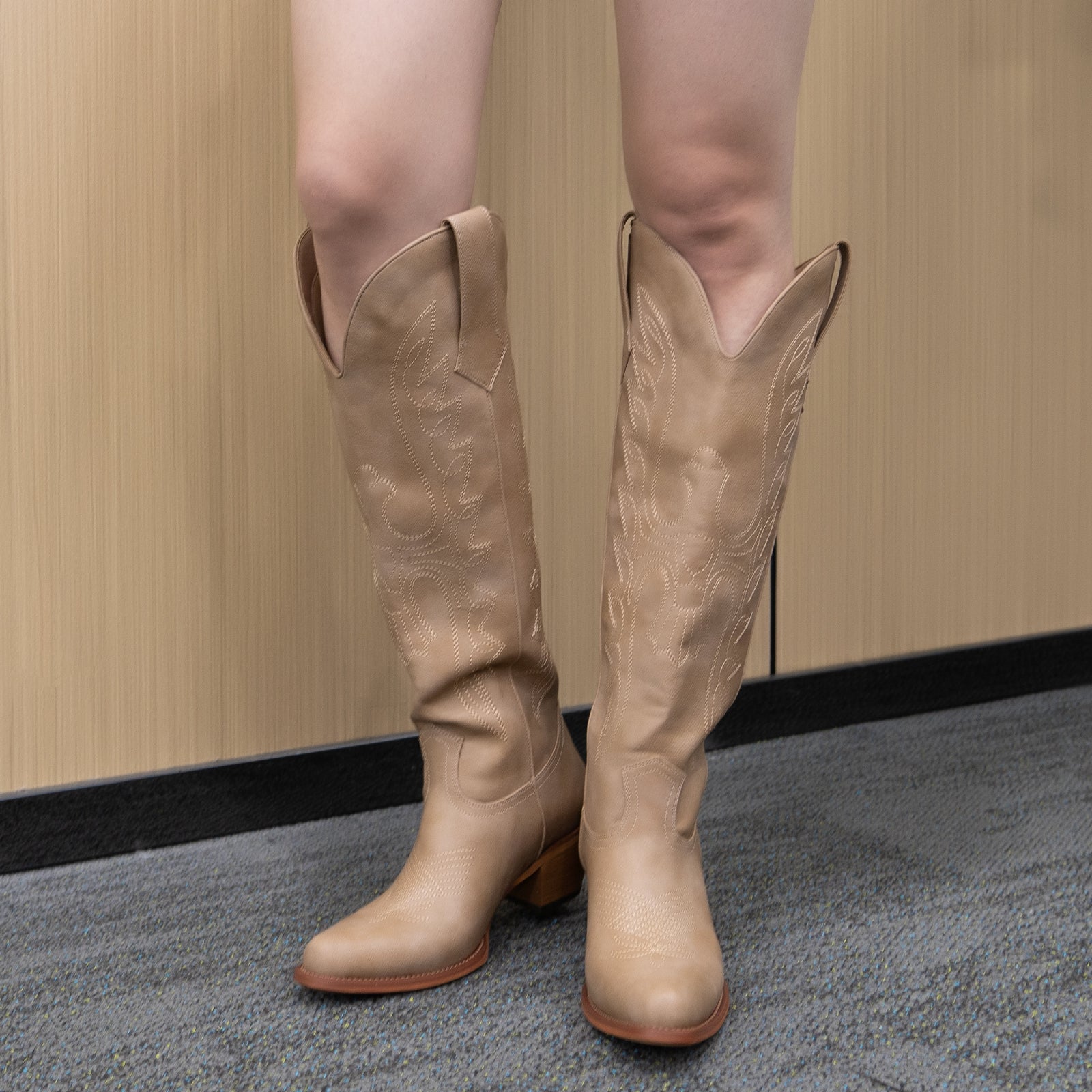 Tuhoomall Western Knee-High Boots for Women, Comfortable Suede Leather with Animal Embroidery, Perfect for Fashion and Casual Travel Activities