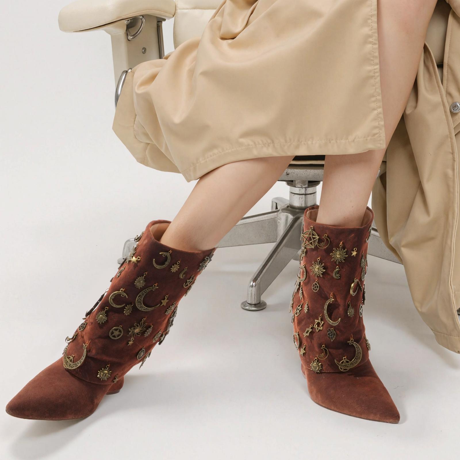 Tuhoomall Western Style Chunky Heeled Ankle Boots with Vintage Metallic Accents for Parties and Events