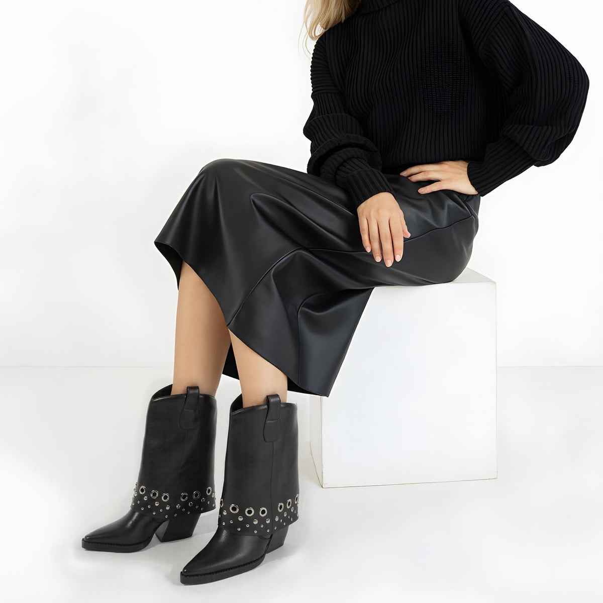 Tuhoomall Chic Ankle Boots With Geometric Pattern, Foldable Design And Metal Buckle For Outdoor And Casual Fashion