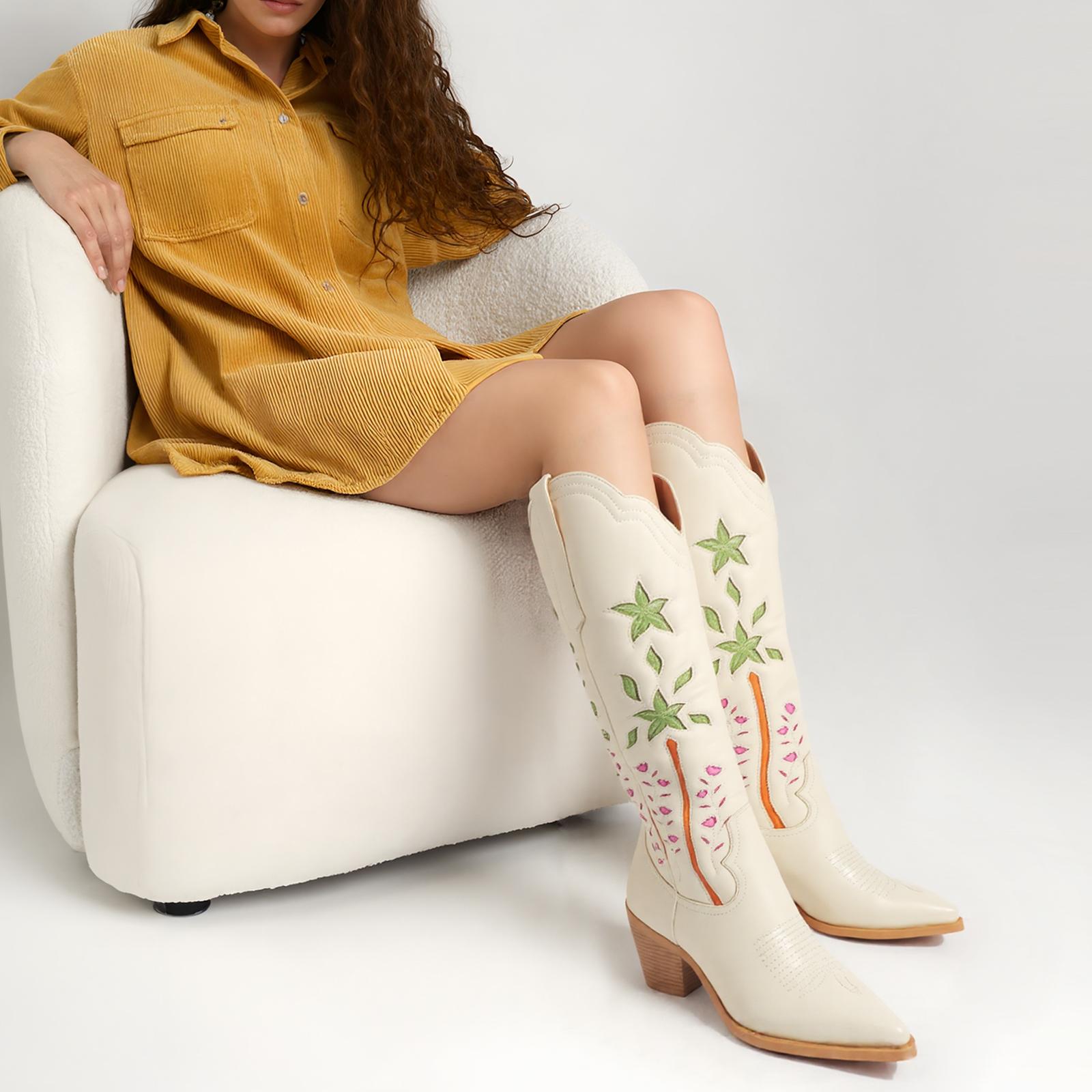 Tuhoomall Desert Style Floral Embroidered Knee-High Boots, Chunky Heel for Vintage Casual Looks and Theme Parties